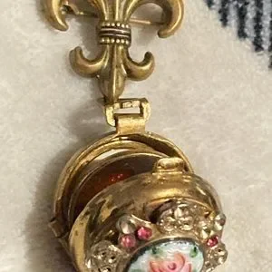 Coro | Jewelry | Vintage Pegasus Coro Locket Brooch Rare 4 Picture